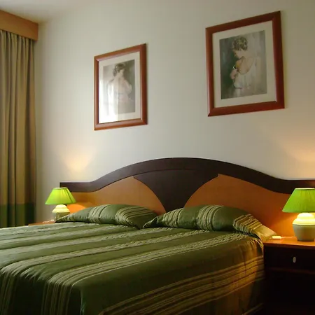 淡水河谷豪园酒店 2* 富尔纳斯